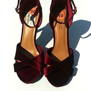 Woman's wine suede high heels